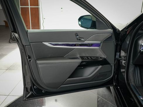 New 2026 BMW 740i xDrive w/ Executive Package image 29