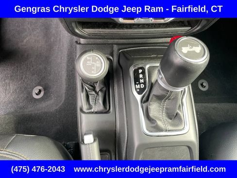 Used 2024 Jeep Wrangler Unlimited Sahara AWD/4WD image 55