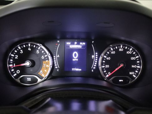 Used 2020 Jeep Renegade Altitude AWD/4WD image 16