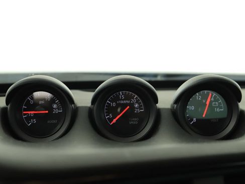 Used 2024 Nissan Z Performance w/ Floor Mat Package RWD image 19