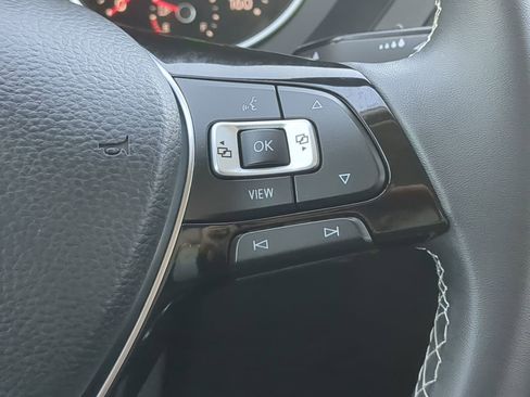 Used 2021 Volkswagen Tiguan SE image 23