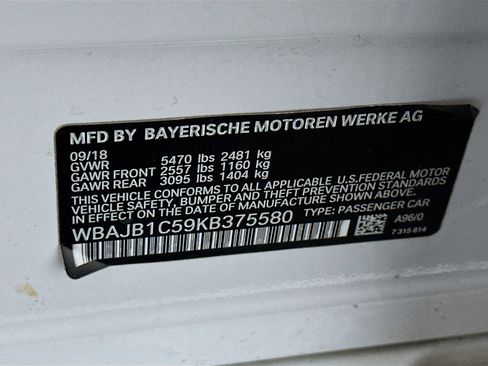 Used 2019 BMW 530e xDrive w/ Premium Package image 12