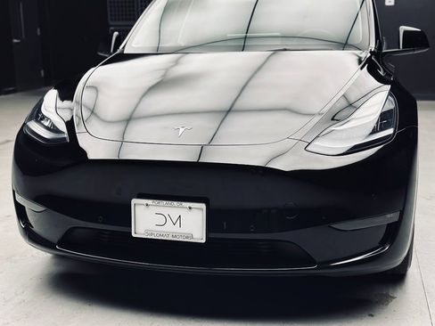 Used 2021 Tesla Model Y Long Range AWD/4WD image 14