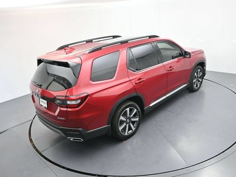 Used 2025 Honda Pilot Touring image 32