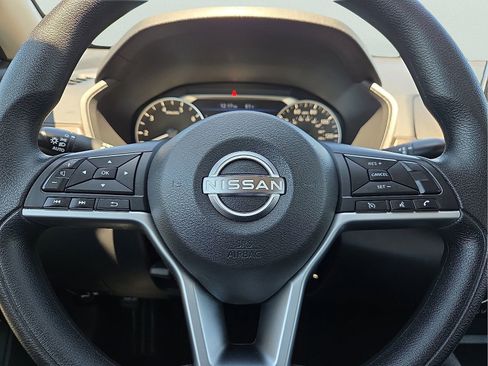 Used 2025 Nissan Altima 2.5 SV FWD image 24