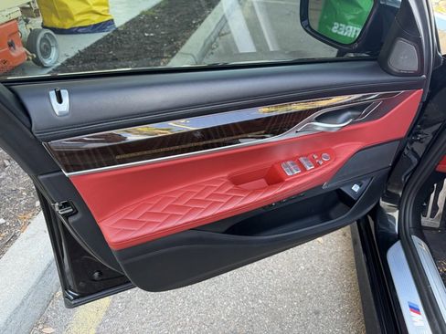 Used 2022 BMW 740i xDrive w/ M Sport Package image 14