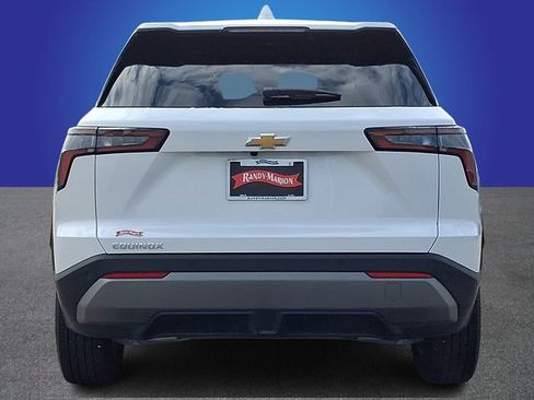 Used 2026 Chevrolet Equinox LT FWD image 5