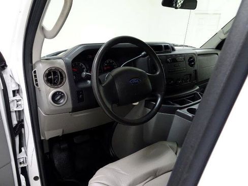 Used 2009 Ford E-150 and Econoline 150 image 18