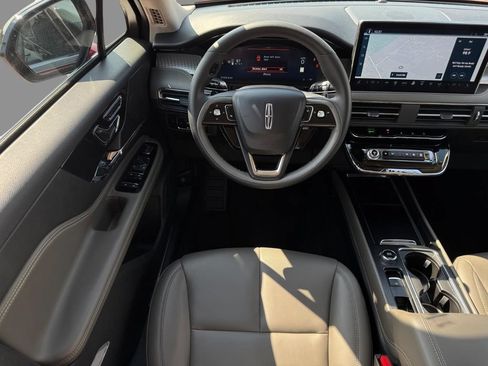 Certified 2023 Lincoln Corsair FWD image 11