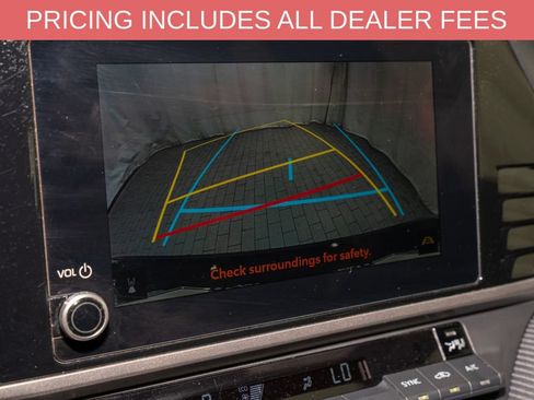 Used 2025 Toyota Camry SE FWD image 13