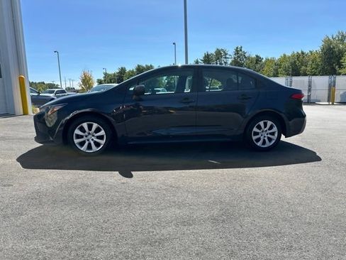 Used 2024 Toyota Corolla LE FWD image 2