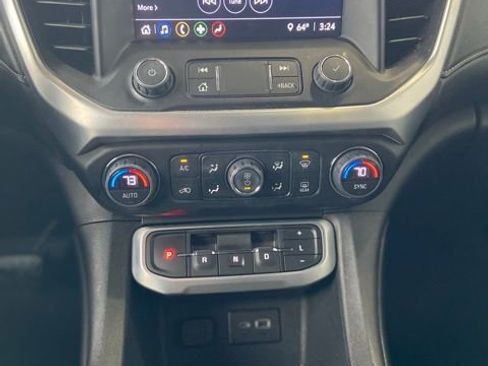 Used 2020 GMC Acadia SLE image 15