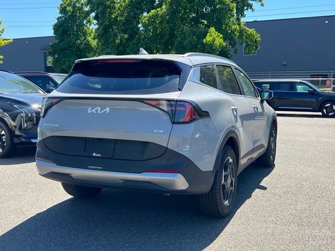 Used 2026 Kia Sportage EX AWD/4WD image 9