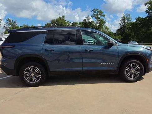 Certified 2026 Chevrolet Traverse LT FWD image 9