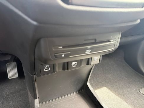 Certified 2024 Honda Odyssey Touring image 37
