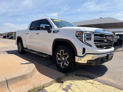 Used 2024 GMC Sierra 1500 SLT AWD/4WD image 3
