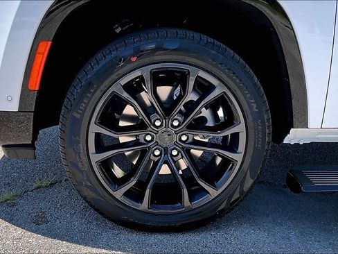 New 2026 Jeep Grand Wagoneer L Summit AWD/4WD image 11