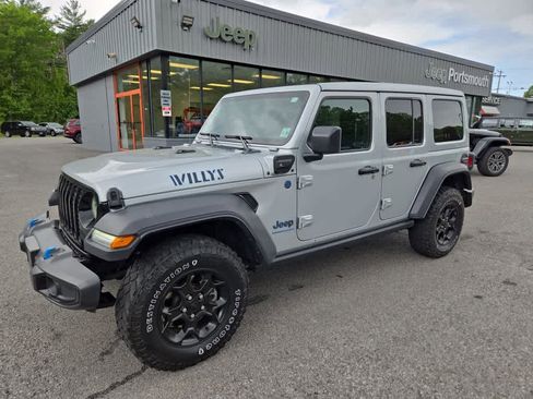 Used 2023 Jeep Wrangler Unlimited w/ Sun & Screen Package AWD/4WD image 8