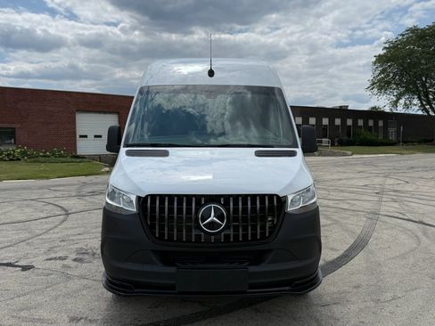 Used 2021 Mercedes-Benz Sprinter 2500 image 2