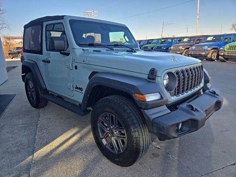 Used 2024 Jeep Wrangler Sport S image 12