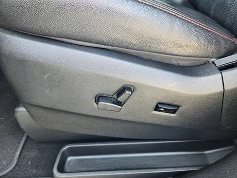 Used 2018 Dodge Grand Caravan GT FWD image 17