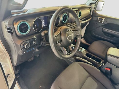Certified 2023 Jeep Wrangler Unlimited w/ Sun & Screen Package AWD/4WD image 10
