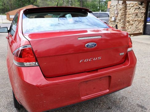 Used 2010 Ford Focus SES FWD image 6