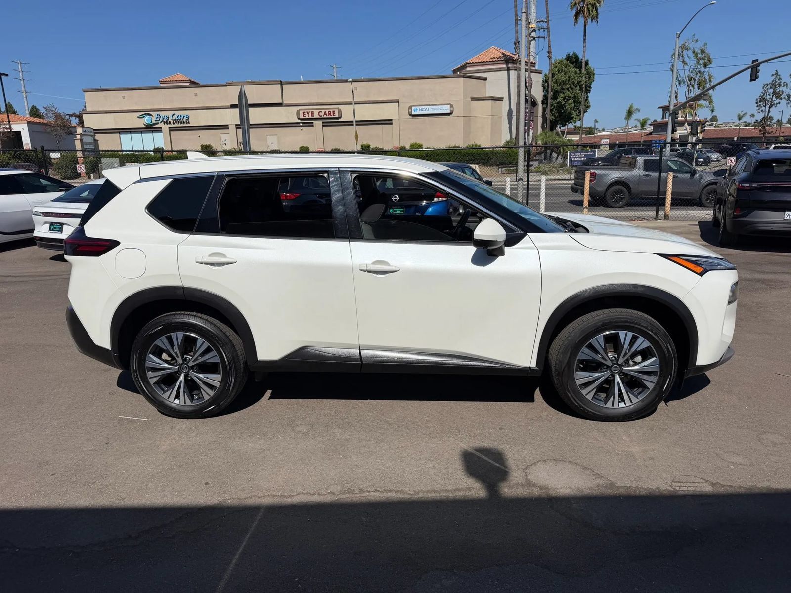 Used 2021 Nissan Rogue SV AWD/4WD image 4