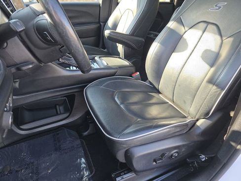 Used 2022 Chrysler Pacifica Limited w/ S Appearance Package image 20