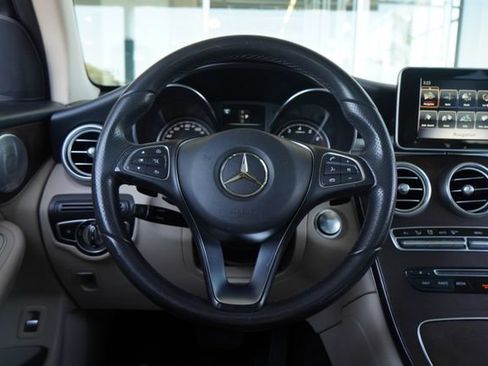 Used 2018 Mercedes-Benz GLC 300 4MATIC image 20