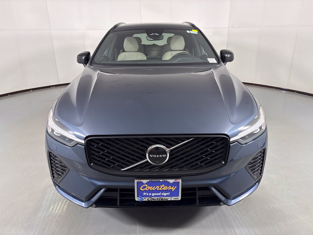 Used 2026 Volvo XC60 B5 Plus AWD/4WD image 3