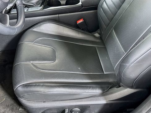 Used 2023 Hyundai Elantra Limited FWD image 17