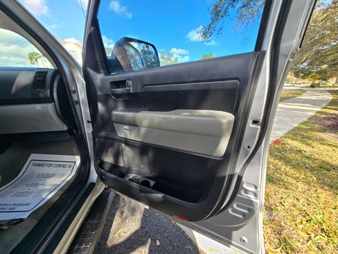 Used 2011 Toyota Tundra 2WD Double Cab image 31