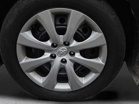Used 2025 Toyota Corolla LE FWD image 32