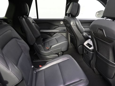 New 2026 Lincoln Navigator L Reserve w/ Jet Appearance Package AWD/4WD image 18