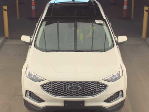 Used 2024 Ford Edge SEL w/ Convenience Package image 2