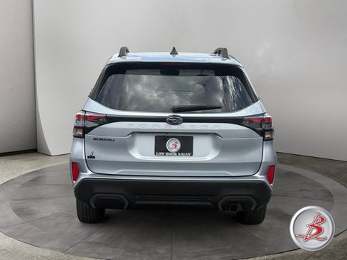 Used 2025 Subaru Forester Limited AWD/4WD image 6