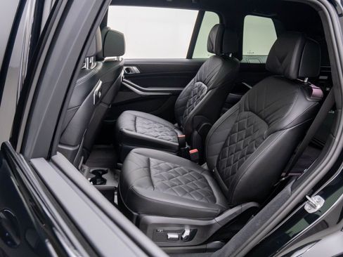 New 2026 BMW X7 xDrive40i w/ Executive Package image 17