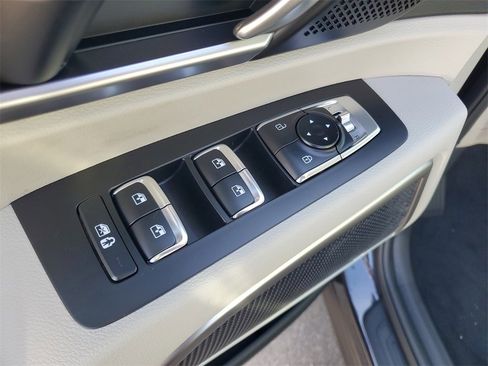 New 2025 Kia Telluride S image 9