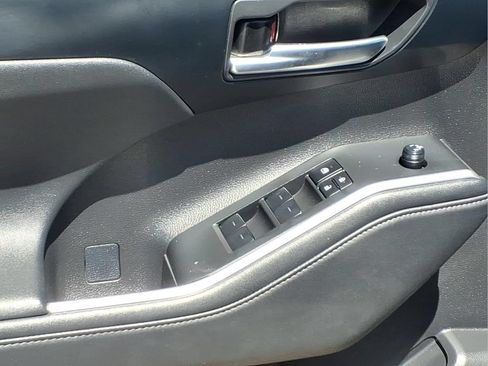 Used 2024 Toyota Highlander XLE AWD/4WD image 13