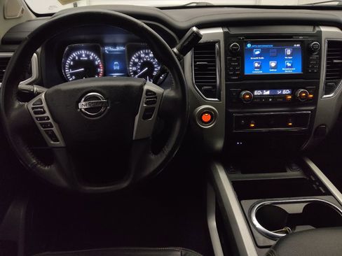 Used 2017 Nissan Titan SL RWD image 22