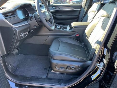 New 2026 Jeep Grand Cherokee Limited image 9