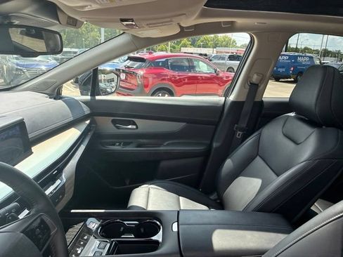 Used 2025 Nissan Murano SL AWD/4WD image 16