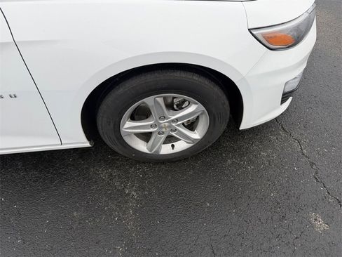 Certified 2024 Chevrolet Malibu LT image 30