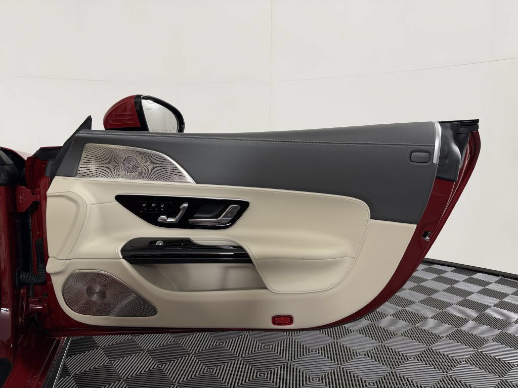 Used 2024 Mercedes-Benz SL 43 AMG image 52