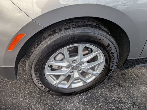 Certified 2024 Chevrolet Equinox LS w/ LS Convenience Package image 12