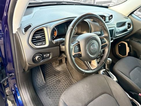 Used 2016 Jeep Renegade Latitude image 10