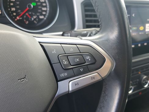 Used 2020 Volkswagen Atlas Cross Sport SE FWD image 16