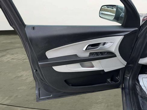 Used 2017 Chevrolet Equinox LT w/ Convenience Package image 10