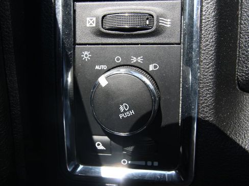 Used 2018 RAM 1500 Laramie AWD/4WD image 21